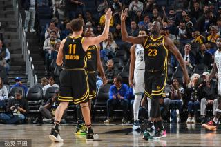 向国际舞台 向国际舞台